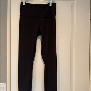 Lululemon Athletica Black Wunder Leggings (size 8)